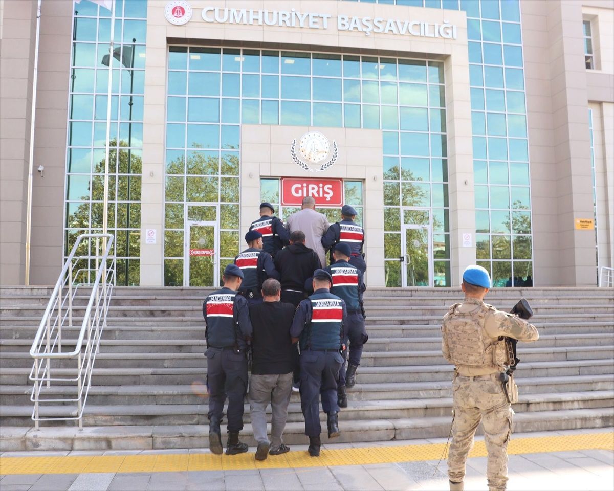 Tekirdağ\'da DEAŞ Operasyonunda 3 Şüpheli Tutuklandı