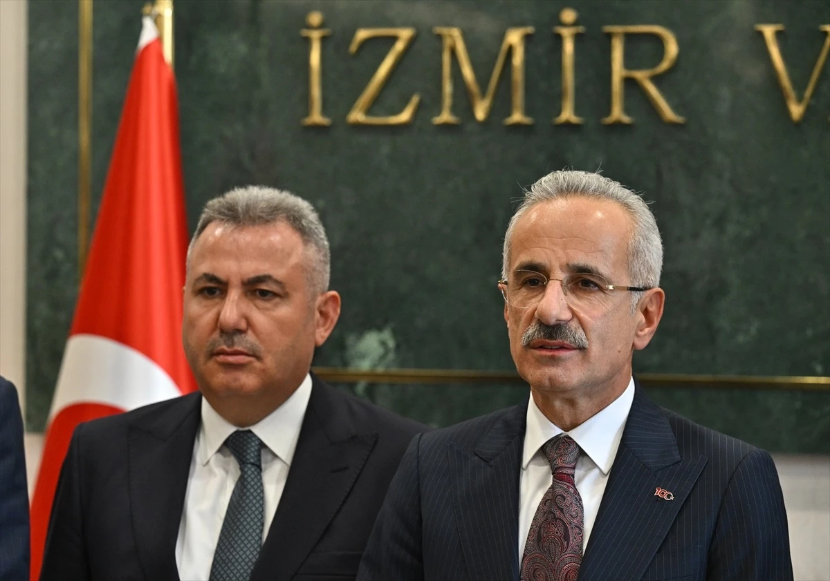Ulaştırma ve Altyapı Bakanı Uraloğlu, İzmir\'de İl Koordinasyon Toplantısına katıldı Açıklaması