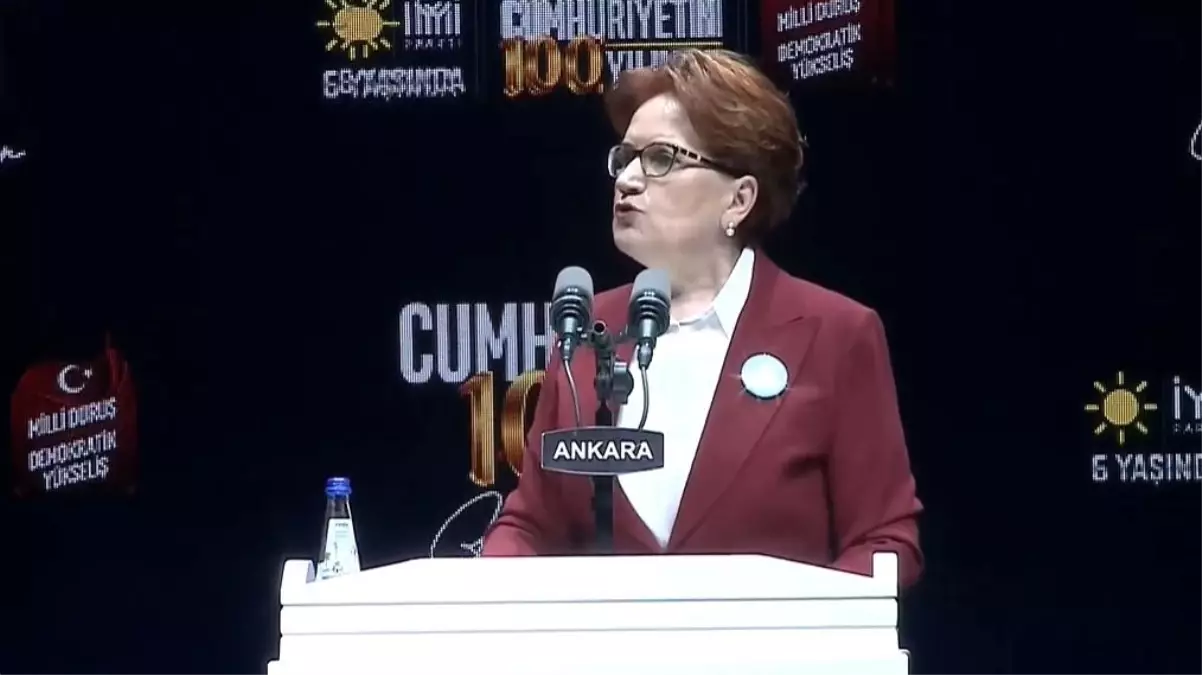 Meral Akşener: Cumhuriyet\'i siyasi çıkarları için kullanıyor