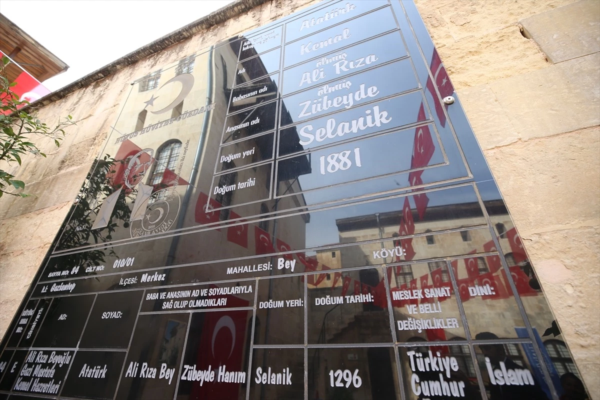 Atatürk\'ün Nüfusa Kayıtlı Olduğu Mahalle ve Müze Coşkuyla Karşılanıyor