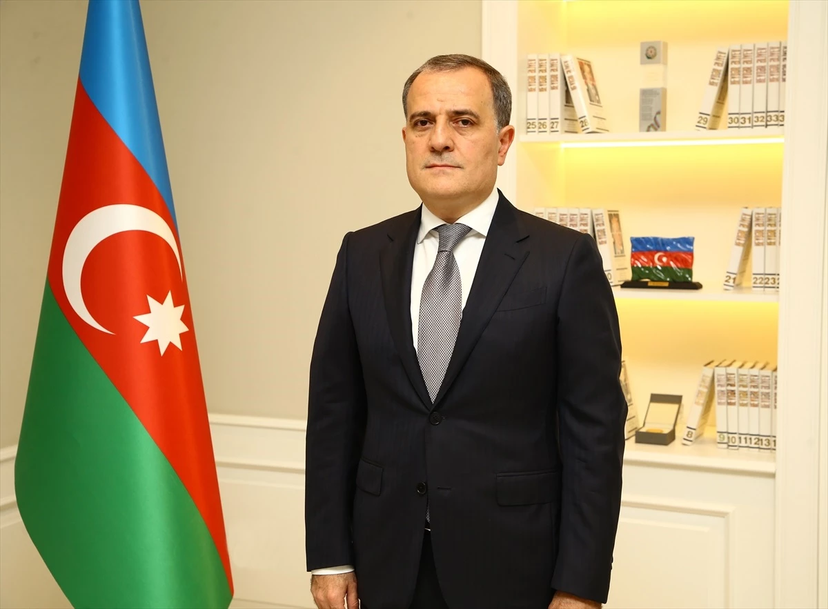 Azerbaycan Dışişleri Bakanı: Barış için karşı tarafın da adımlar atması gerekiyor