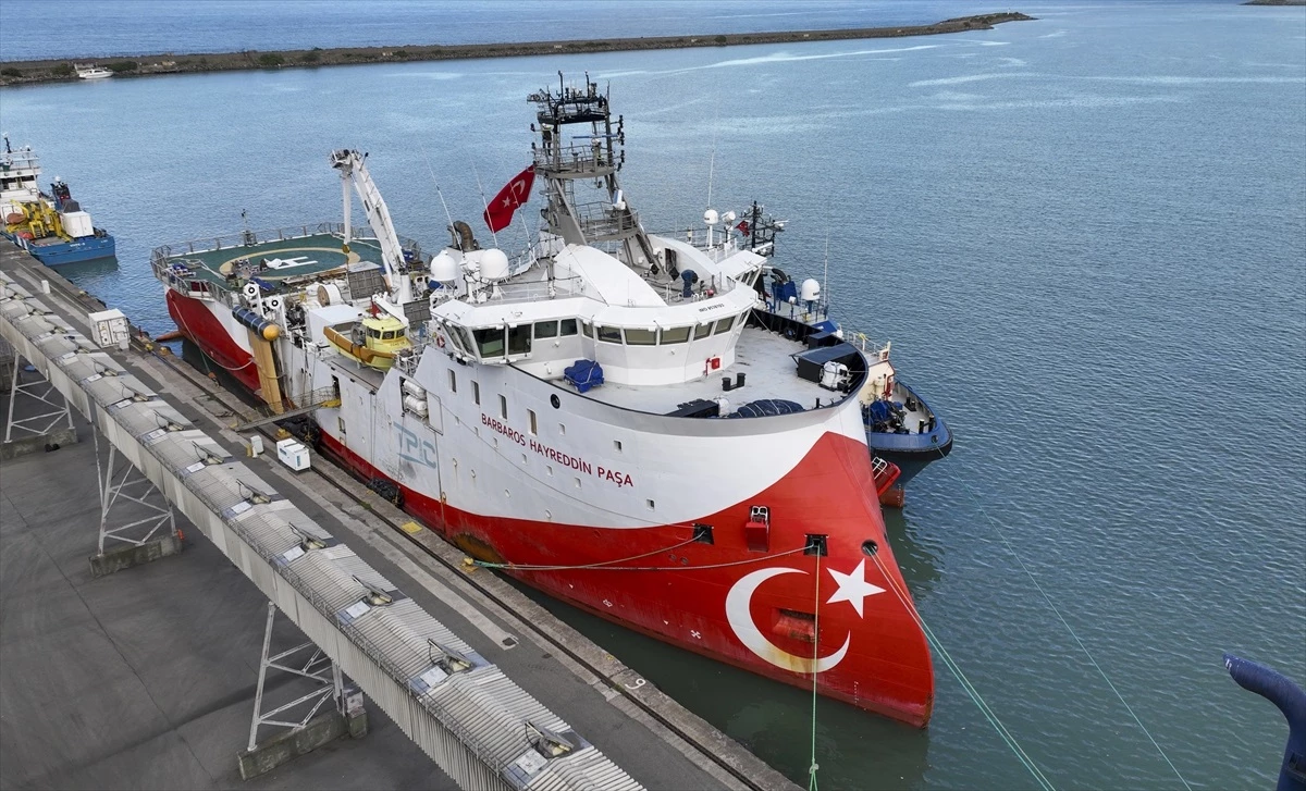 Barbaros Hayreddin Paşa Gemisi, Türkiye\'nin enerji bağımsızlığı için denizleri karış karış tarıyor