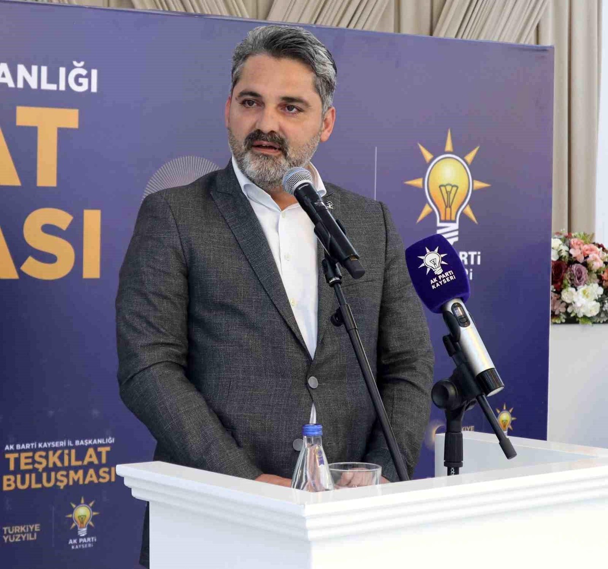 Başkan Üzüm: "Vizyonlarımız ile Türkiye Yüzyılını inşa ediyor, yeni ufuklar açarak hizmetlerimize devam ediyoruz"