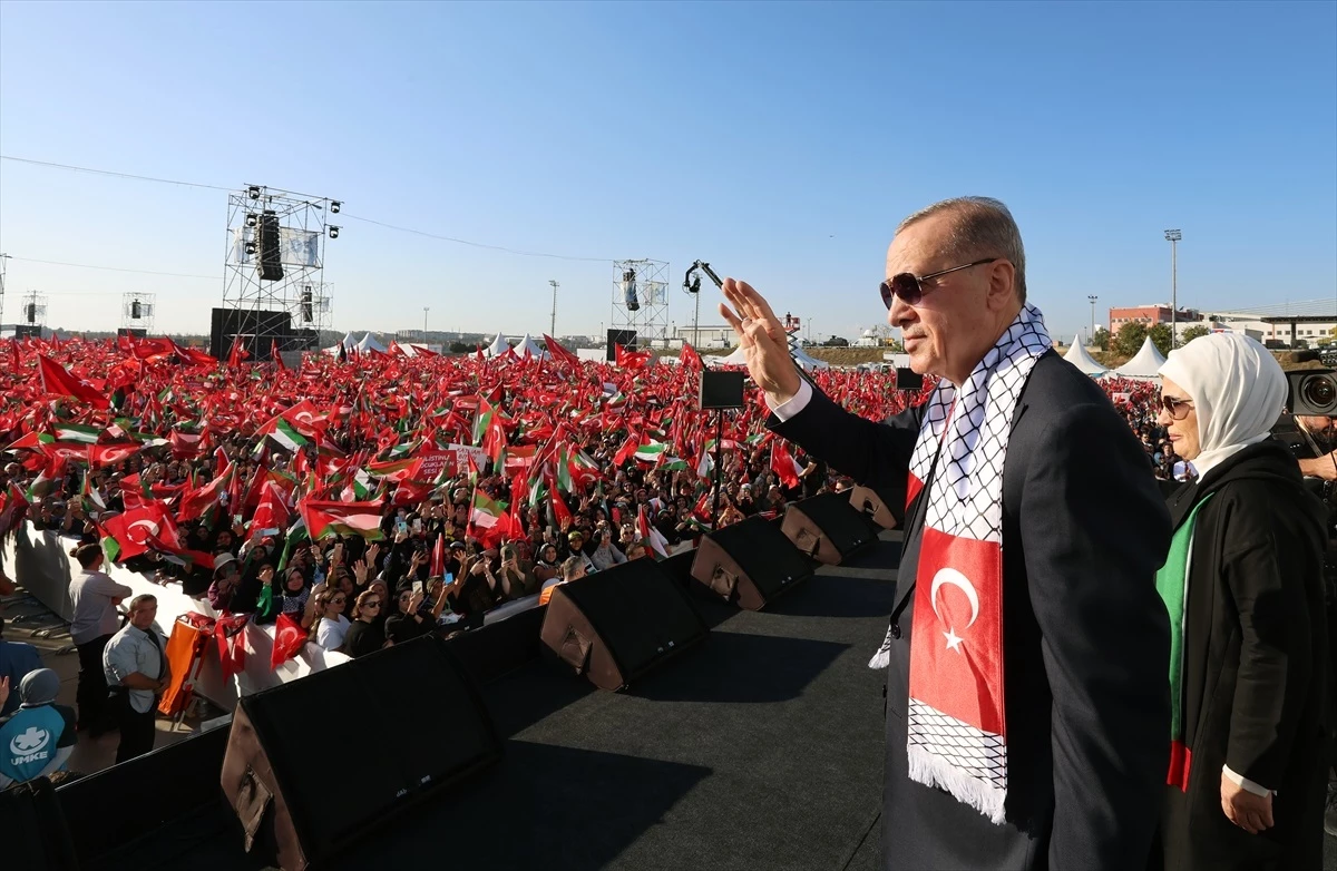 Cumhurbaşkanı Erdoğan: "İnşallah zalimlerin Filistin halkının hayatından defolup gidecekleri günleri de göreceğiz.