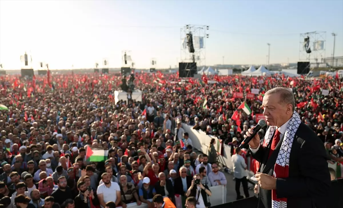 Cumhurbaşkanı Erdoğan: "(İsrail) gelin bugün bize kulak verin, mazlumlara yardım ulaştırma talebimize, barışı tesis etmek için diyalog kapılarını...