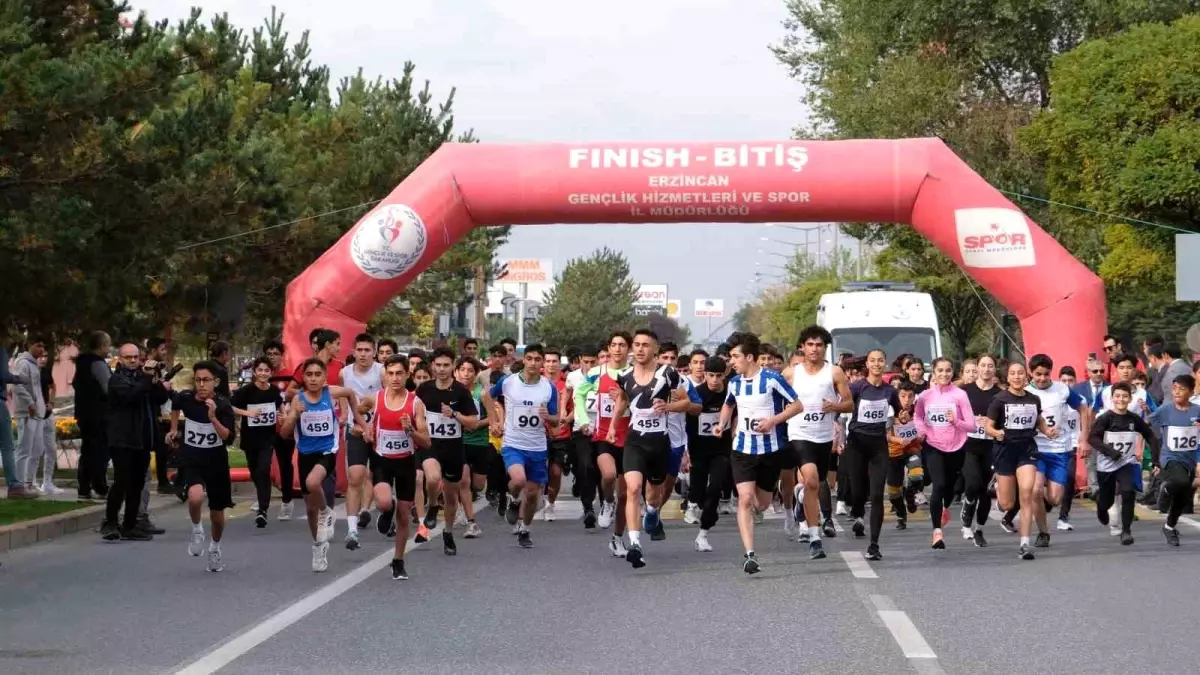 Erzincan\'da Cumhuriyet Koşusu Düzenlendi