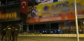 Diyarbakır'da Fast Food Şubesine Maytap Atıldı