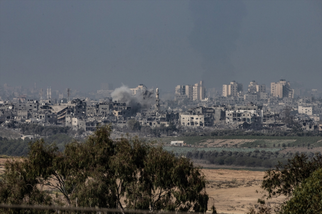 Dünyayla iletişimi kesilen Gazze'de en uzun gecenin sabahı! İşte ilk görüntü