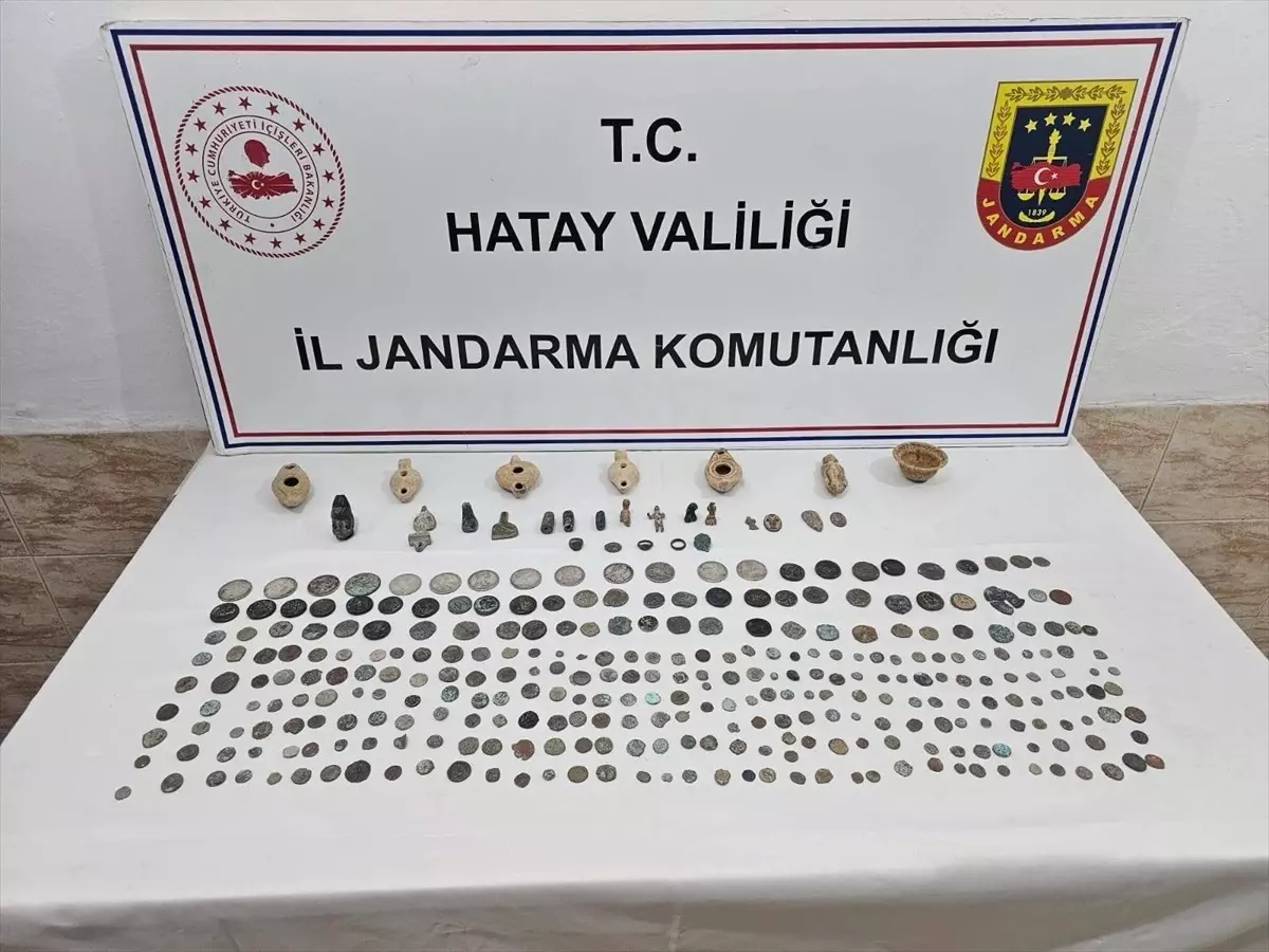 Hatay\'da tarihi eser ve silahlar ele geçirildi