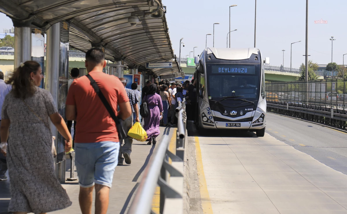 Metro İstanbul, Gazze\'ye Destek Mitingi İçin Özel Sefer Düzenledi