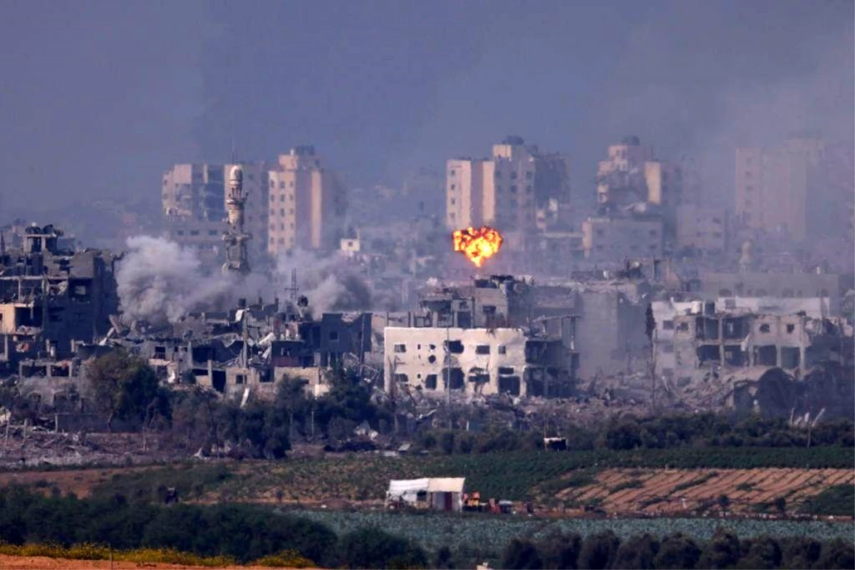 İsrail Güçleri Gazze Şeridi\'nde Yoğunlaşıyor