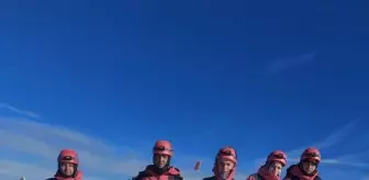 Jandarma Arama Kurtarma Ekipleri Erciyes Dağı'na Zirve Tırmanışı Gerçekleştirdi