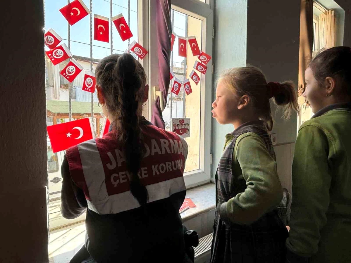 Aydın\'da Yeniköy İlkokulu\'nda Öğrencilere Trafik Eğitimi Verildi