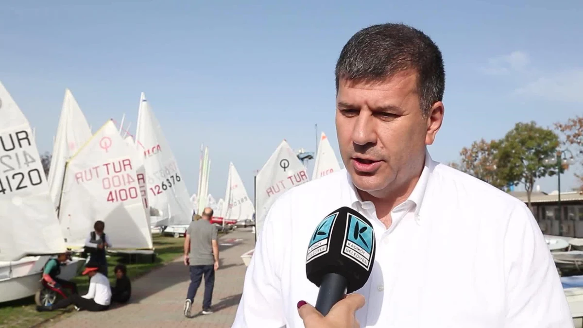 Kadıköy\'de Cumhuriyet Kupası Yelken Yarışları Başladı