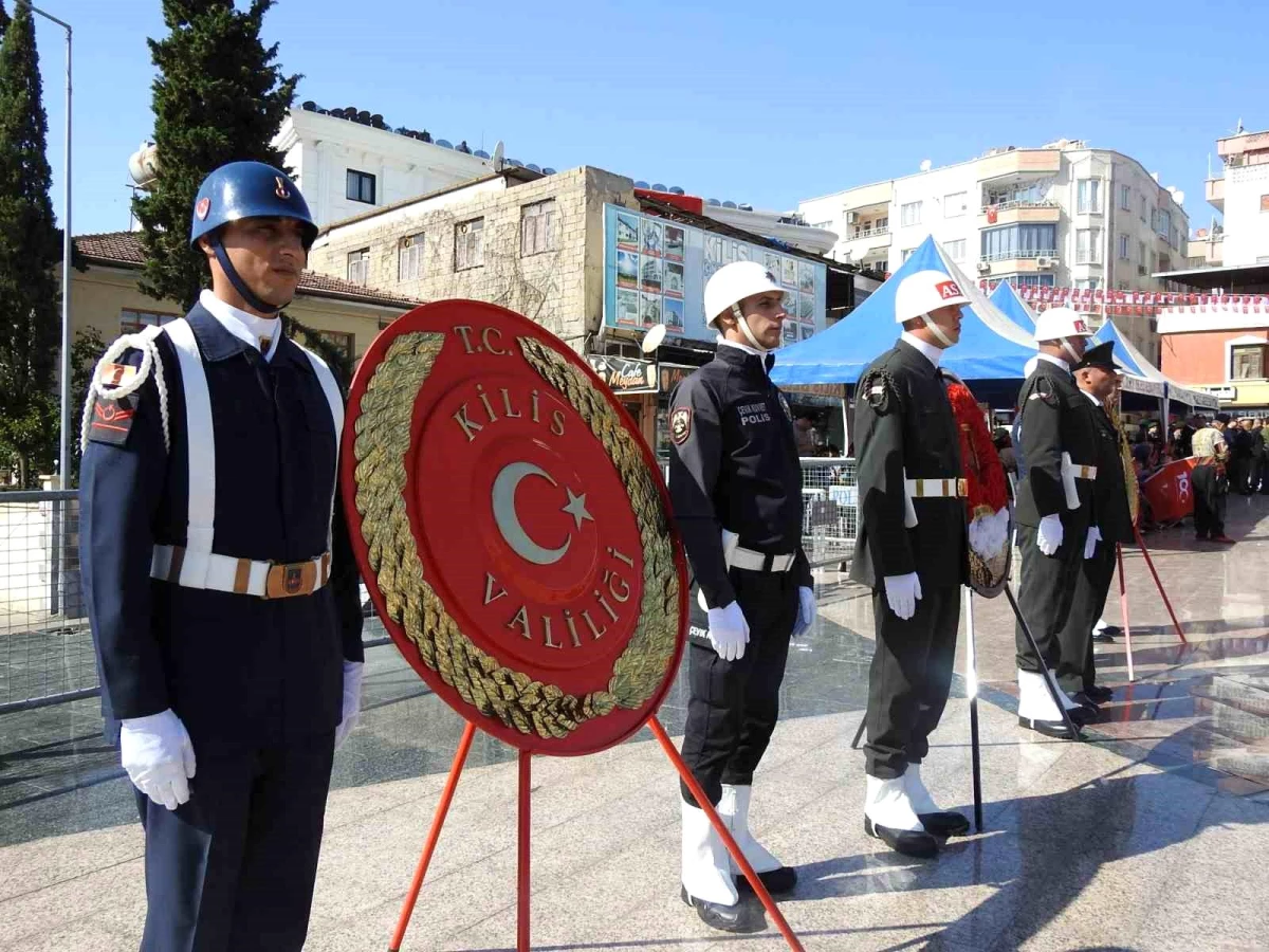 Kilis\'te Cumhuriyet Bayramı çelenk sunma töreni düzenlendi