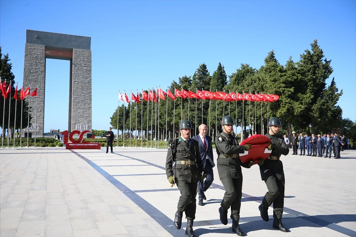KKTC Cumhurbaşkanı Tatar, Çanakkale Şehitler Abidesi\'ni ziyaret etti