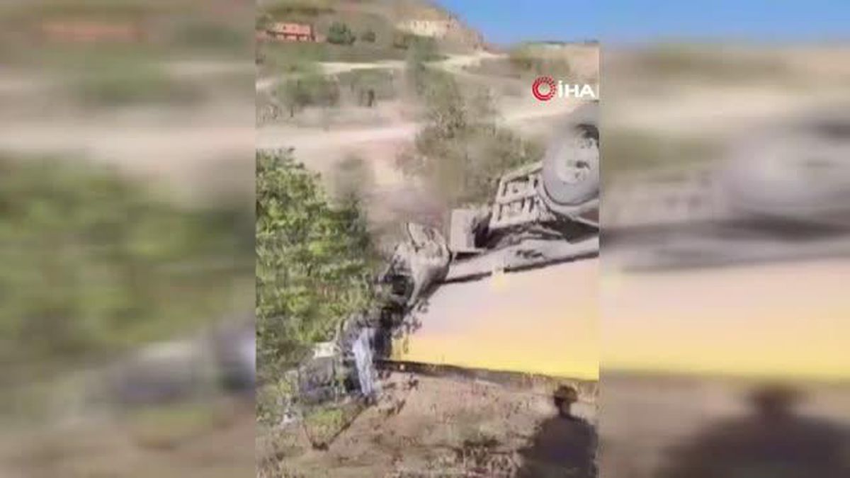 Kontrolden Çıkan Hafriyat Kamyonu Dere Yatağına Uçtu