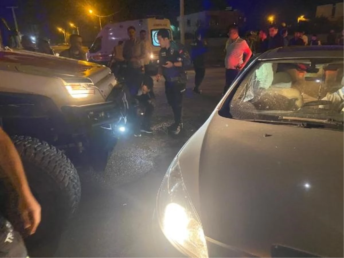 Mardin\'de zırhlı polis aracıyla otomobil çarpıştı: 3 yaralı