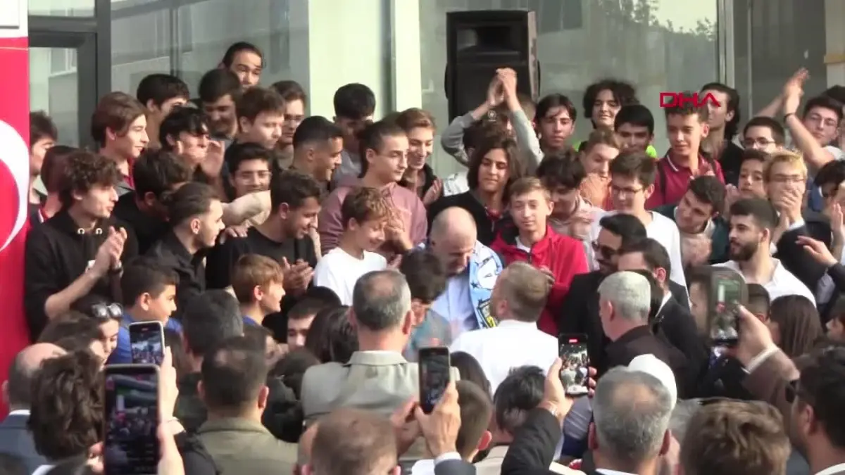 Ümit Özdağ, Zafer Partisi Karacabey İlçe Başkanlığı binasının açılışını gerçekleştirdi