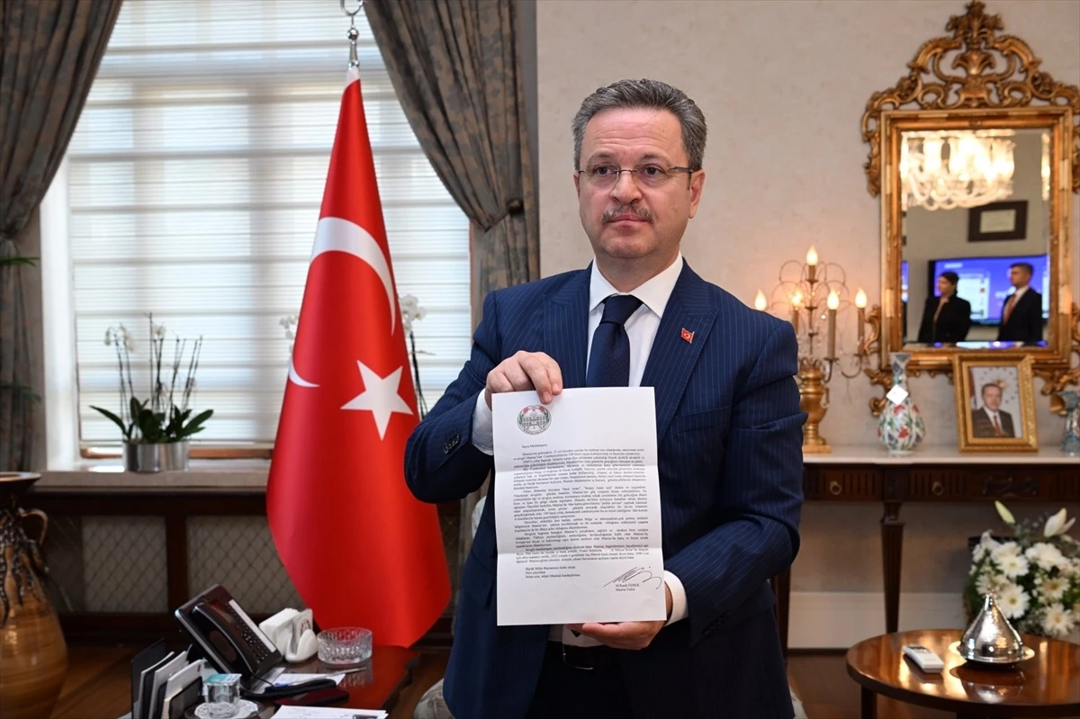 Cumhuriyetin 100. Yılına Mektup Kampanyası Kapsamında Manisa Valisi Rasih Özbek\'in Mektubu Teslim Edildi
