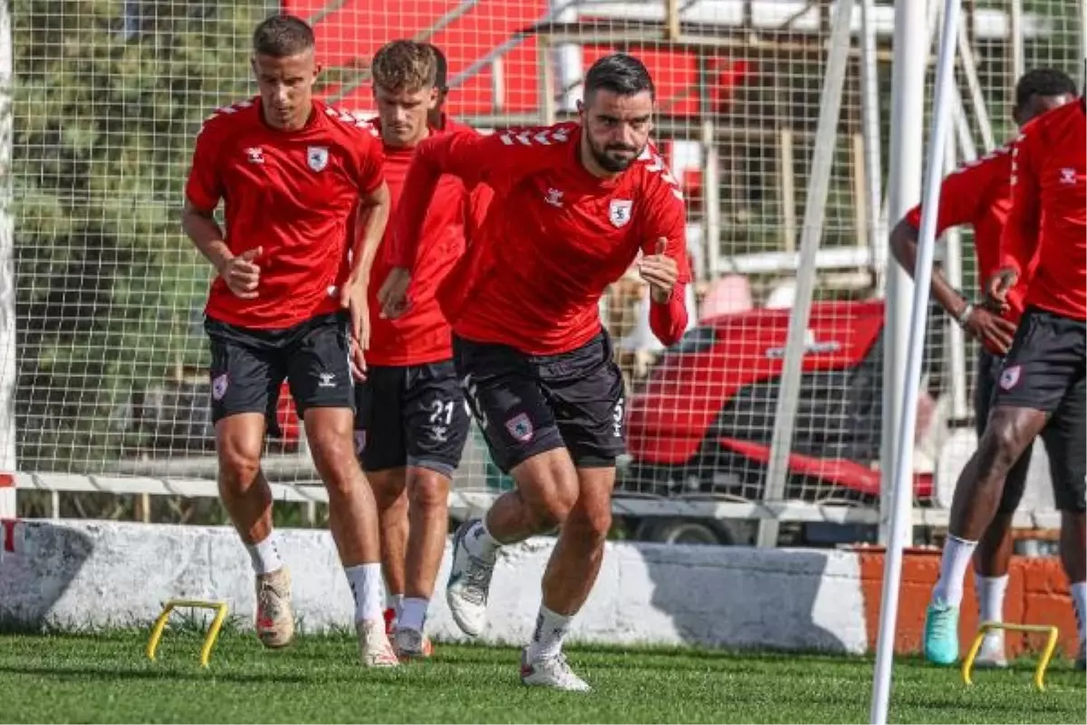 Samsunspor, Ankaragücü maçı için Ankara\'ya hareket etti