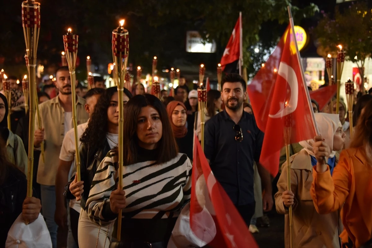 Şanlıurfa ve Gaziantep\'te fener alayı düzenlendi