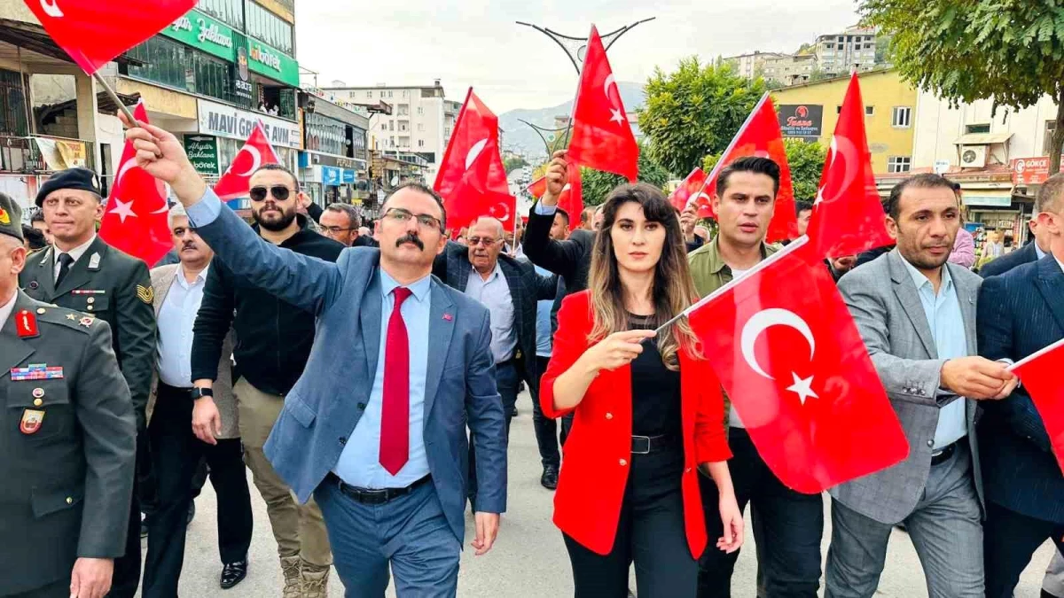 Şemdinli\'de Cumhuriyet yürüyüşü