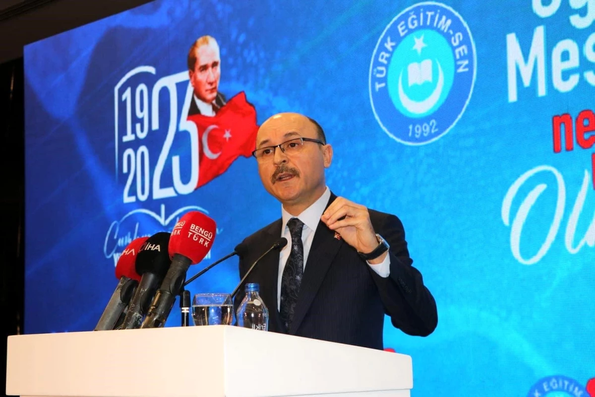 Türk Eğitim-Sen Genel Başkanı Geylan\'dan Cumhuriyet\'in 100. yılı için kutlama mesajı
