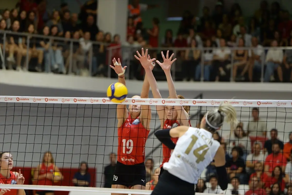 Vakıfbank, Muratpaşa Belediyesi Sigorta Shop\'u 3-1 mağlup etti