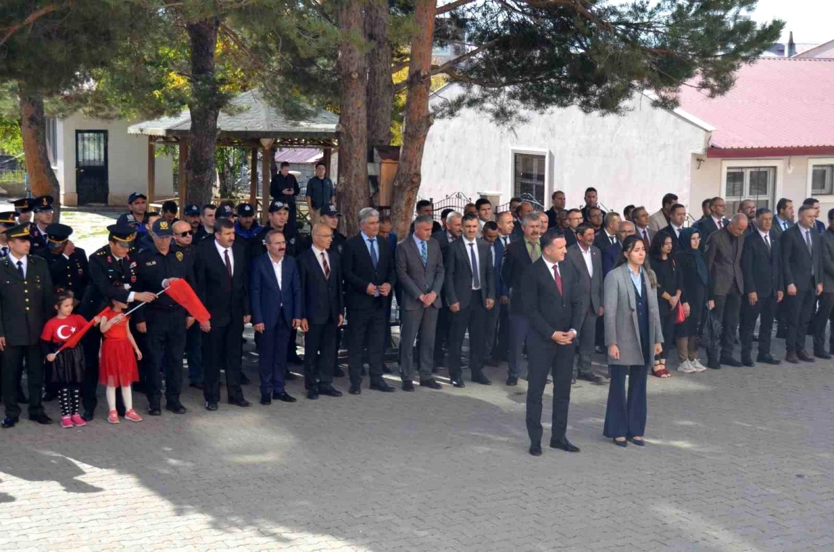 Varto\'da Cumhuriyet Bayramı çelenk sunma töreni düzenlendi