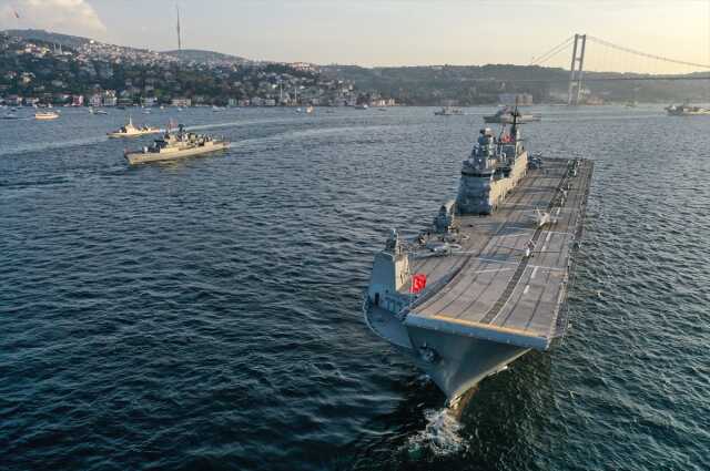 29 Ekim Cumhuriyet Bayramı dolayısıyla İstanbul Boğazı'nda 100 geminin geçiş töreni başladı