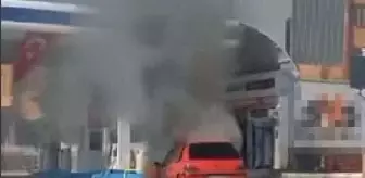Kırşehir'de Otomobil Akaryakıt İstasyonunda Alev Aldı