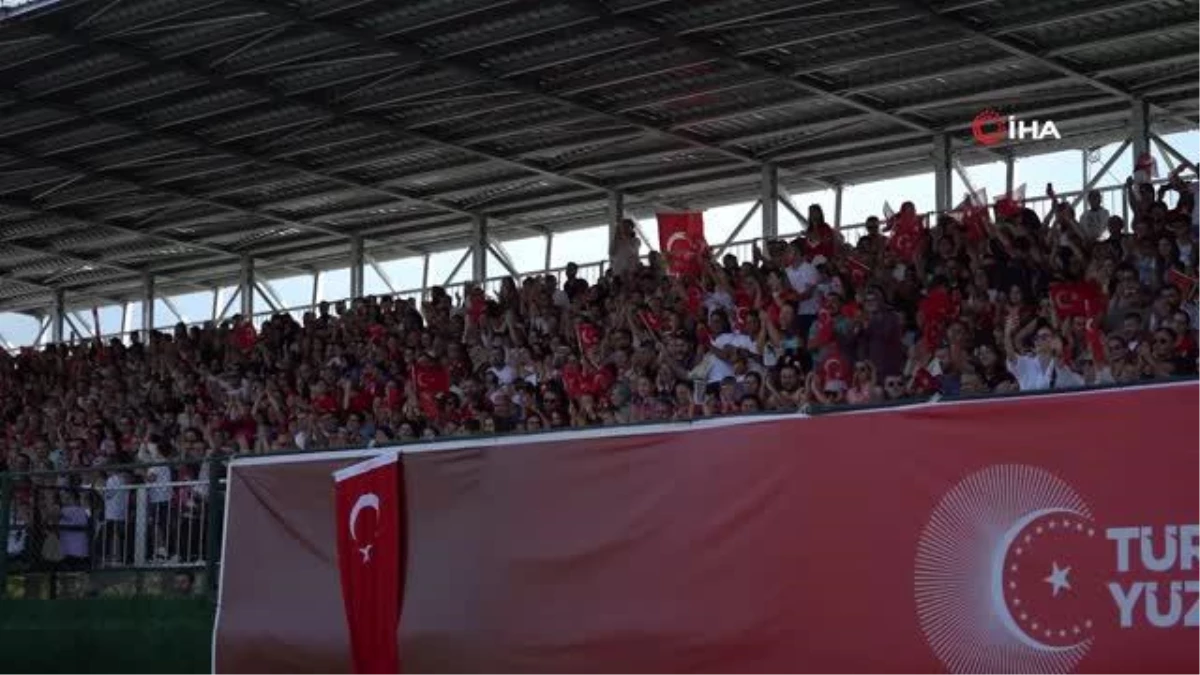 Aliağa, Cumhuriyet 100. yılında Atatürk Stadına koştu