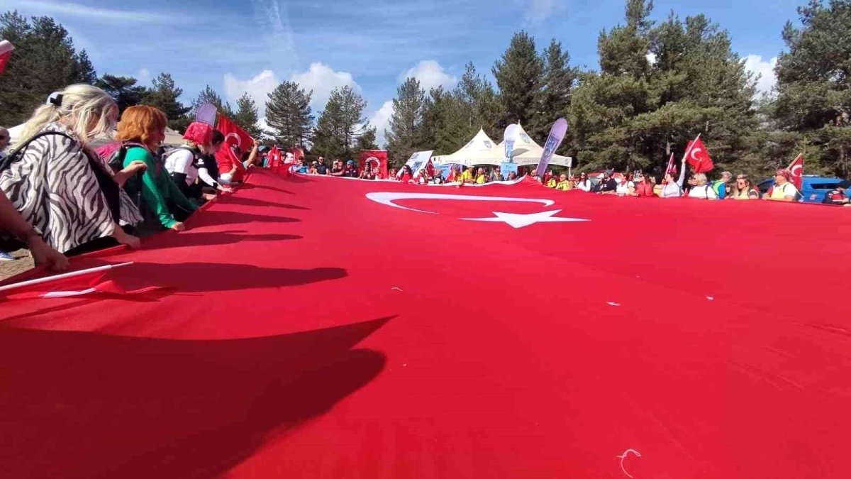 Ankaralı Dağcılar Işık Dağı\'na Cumhuriyet\'in 100. Yılında Tırmanış Gerçekleştirdi