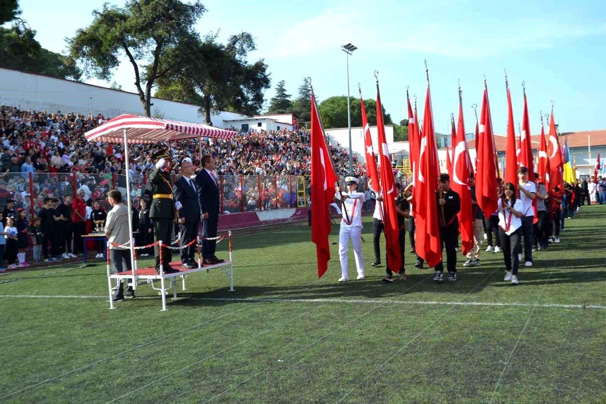 Ayvalık\'ta Cumhuriyet Bayramı coşkusu