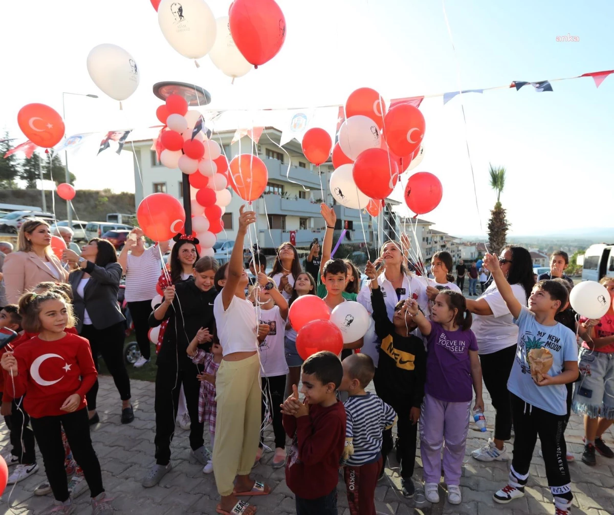 Efes Selçuk Belediyesi, 100. Yıl Parkı ve Seyir Terasını Çocukların Coşkusuyla Açtı