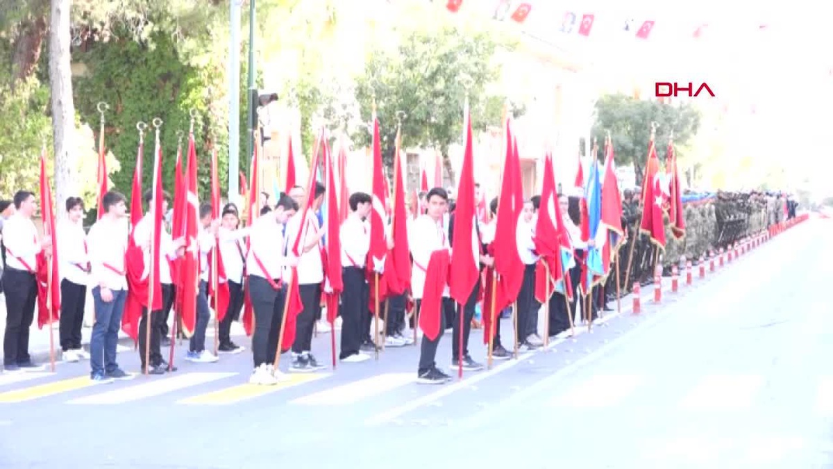 BURDUR\'DA 29 EKİM COŞKUYLA KUTLANDI