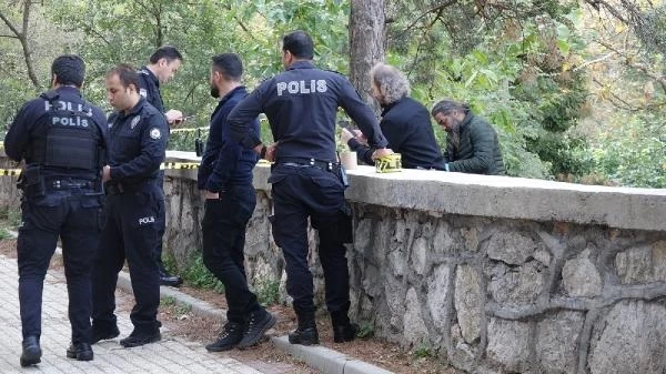 Bursa'da Çocuk Parkında Asılı Kadın Cesedi Bulundu