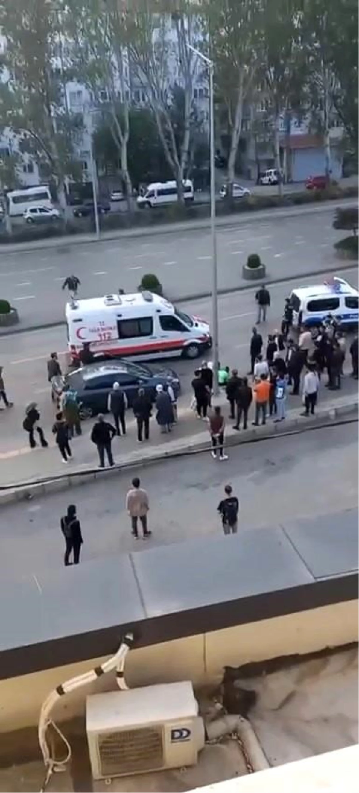 Bursa\'da Otomobilin Çarptığı Genç Kız Ağır Yaralandı