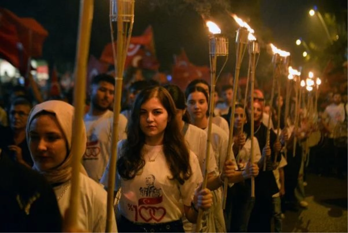 Adana\'da 29 Ekim Cumhuriyet Bayramı 100. Yıl Fener Alayı Kutlamaları