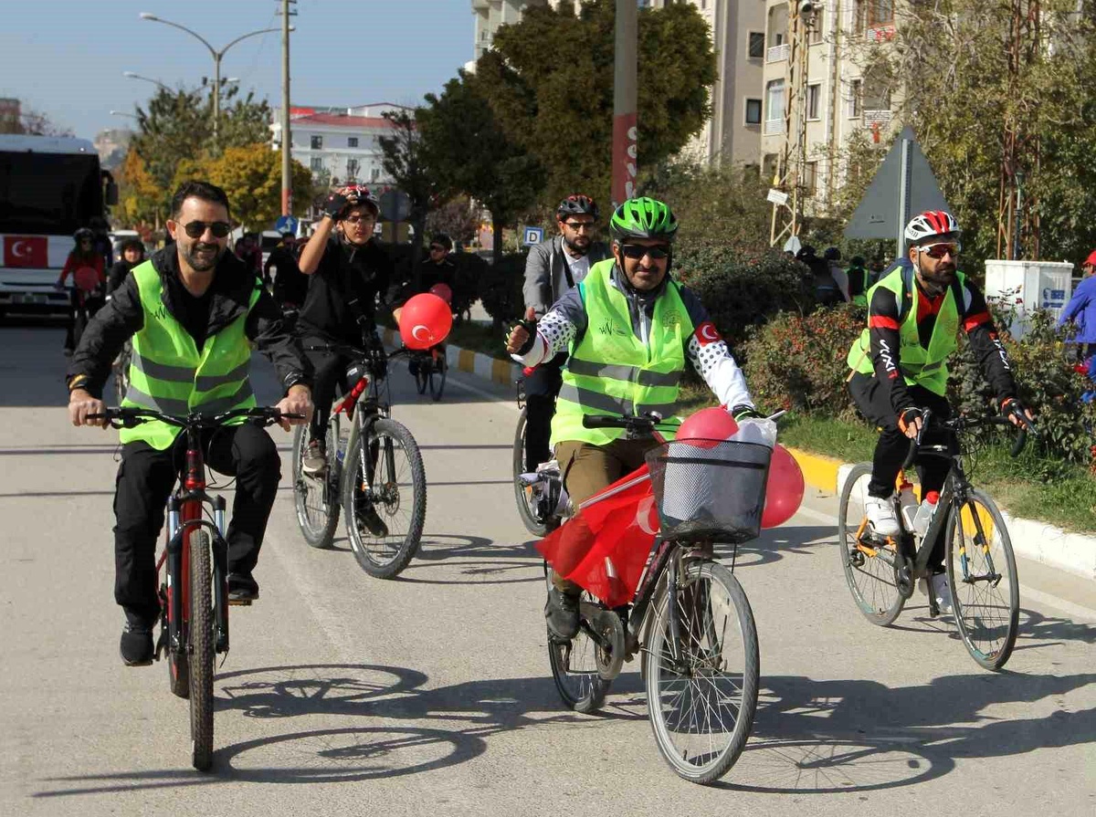 Van Büyükşehir Belediyesi, Cumhuriyet\'in 100. yılı anısına bisiklet turu düzenledi