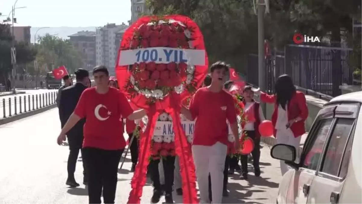-Cumhuriyet\'in 100. yılında coşku, hüzün ve gurur bir arada