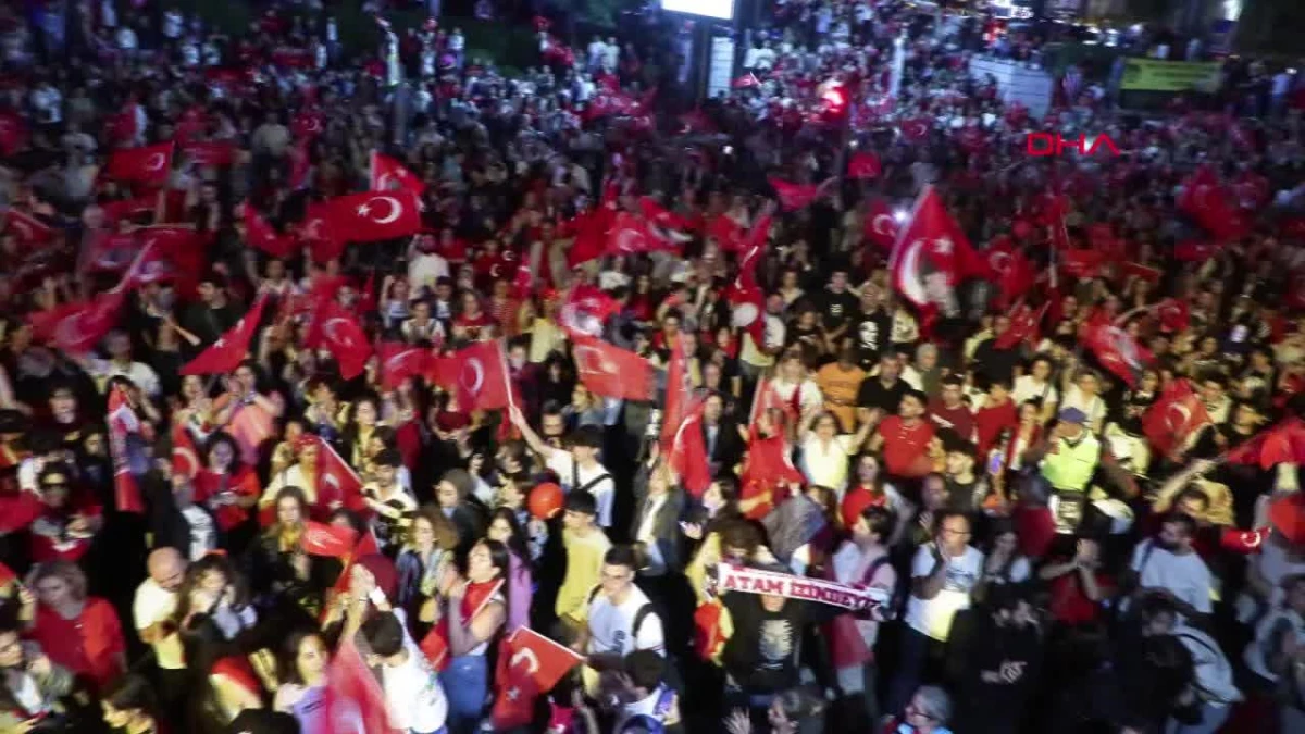 Beşiktaş\'ta Cumhuriyetin 100. Yılı Coşkuyla Kutlandı