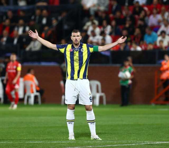 Dile kolay tam 12 yıl! Dzeko, Tottenham'ın ardından Pendikspor'a da aynı duyguyu yaşattı