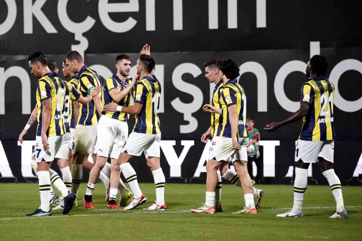 Fenerbahçe, Pendikspor\'u 5-0 mağlup ederek en iyi sezon başlangıcı rekorunu kırdı