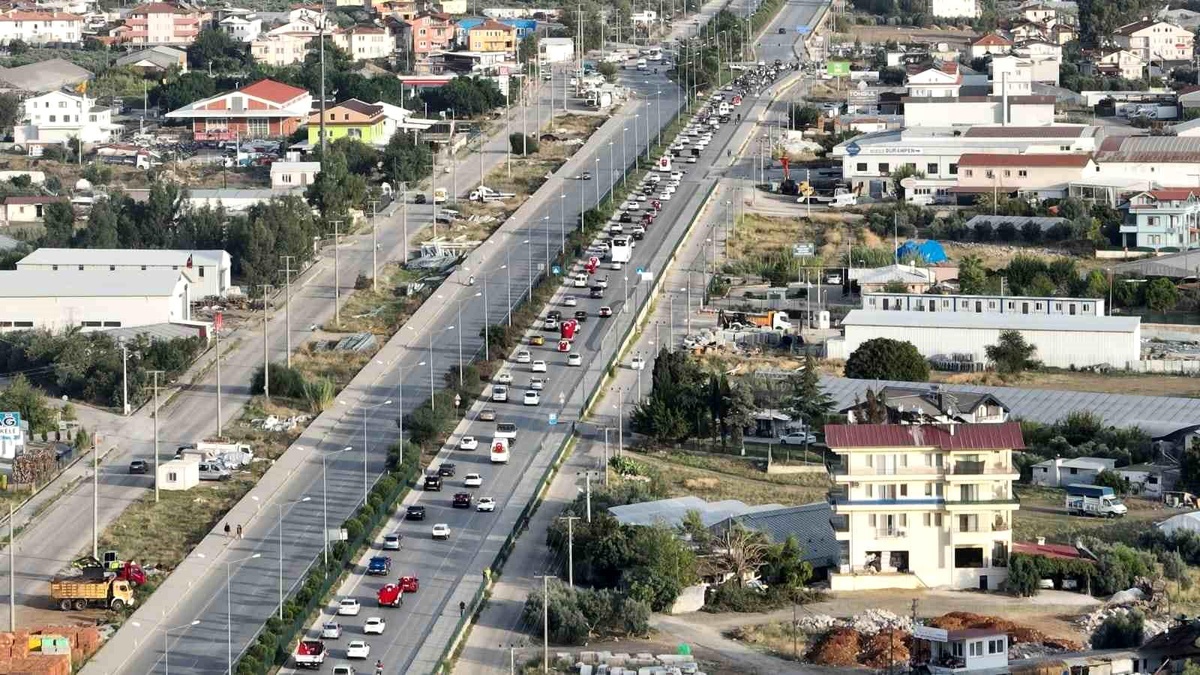 Fethiye\'de 100. Yıl Cumhuriyet Konvoyu Renkli Görüntülere Sahne Oldu