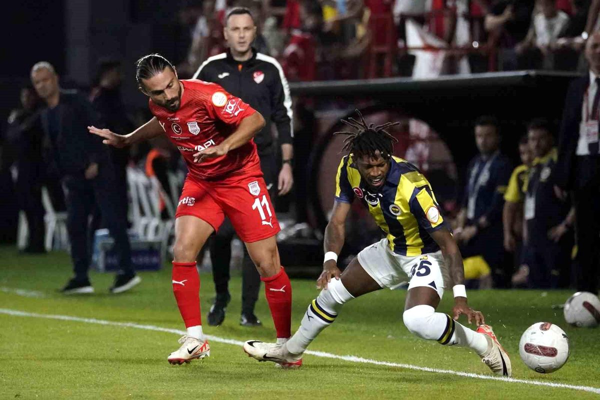 Fenerbahçe\'nin Fred\'i Pendikspor maçında sakatlandı