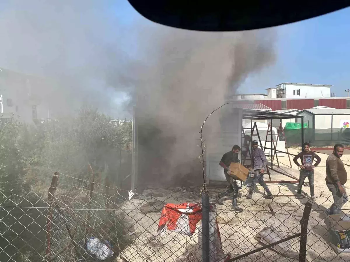 Hatay\'ın Defne ilçesinde çıkan yangın söndürüldü