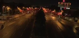 İstanbul'da Vatan Caddesi 29 Ekim kutlamaları nedeniyle trafiğe kapatıldı