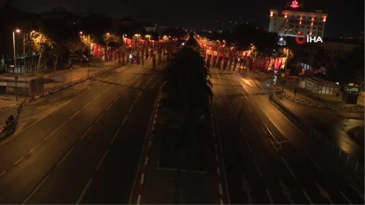 İstanbul\'da Vatan Caddesi 29 Ekim kutlamaları nedeniyle trafiğe kapatıldı